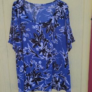 Avenue Blue Floral Short-Sleeve Tee 18/20